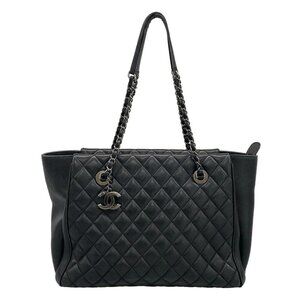 CHANEL Matelasse - Black Leather Shoulder Bag